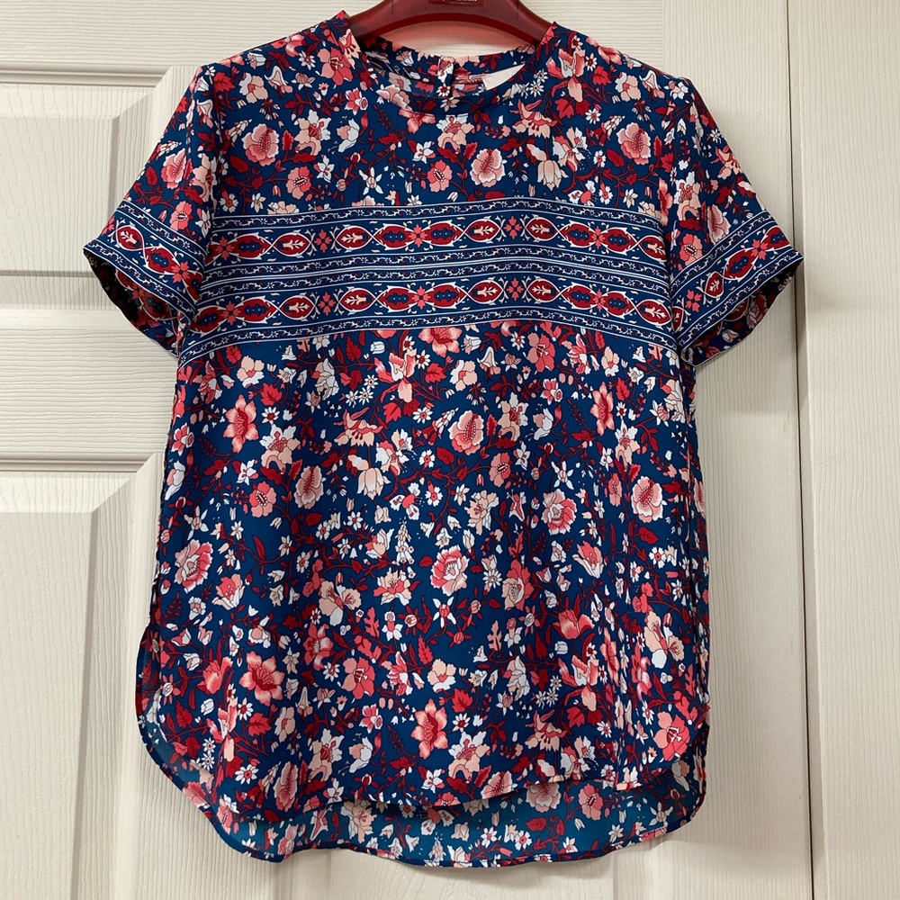 Women’s size S petite Loft navy floral blouse